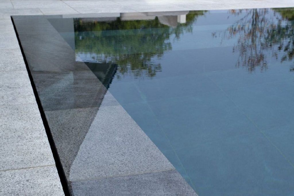 Diseño de piscinas con piedra natural, piscinas de diseño de piedra natural, piedra natural para piscinas,