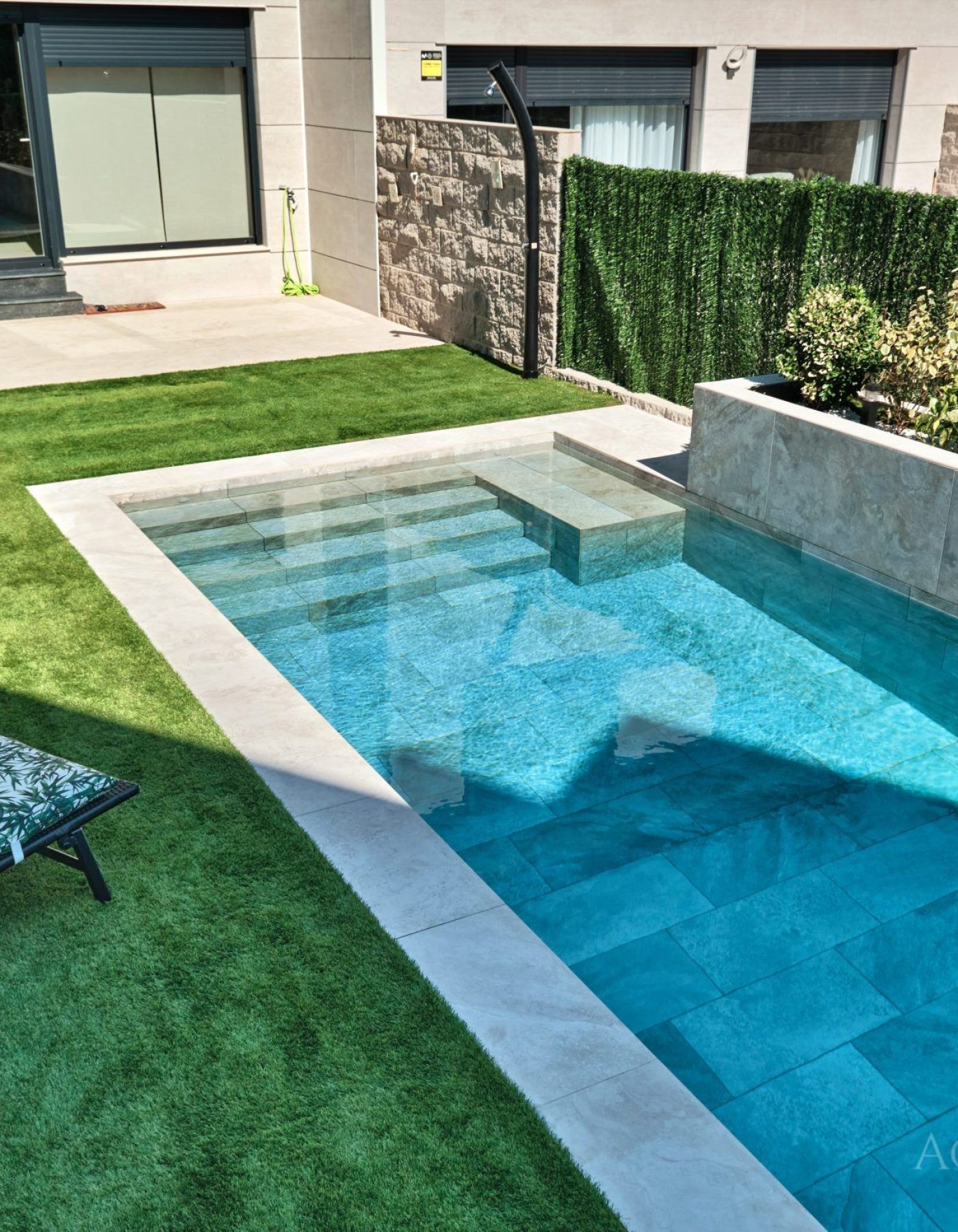Piscina gres porcelanico